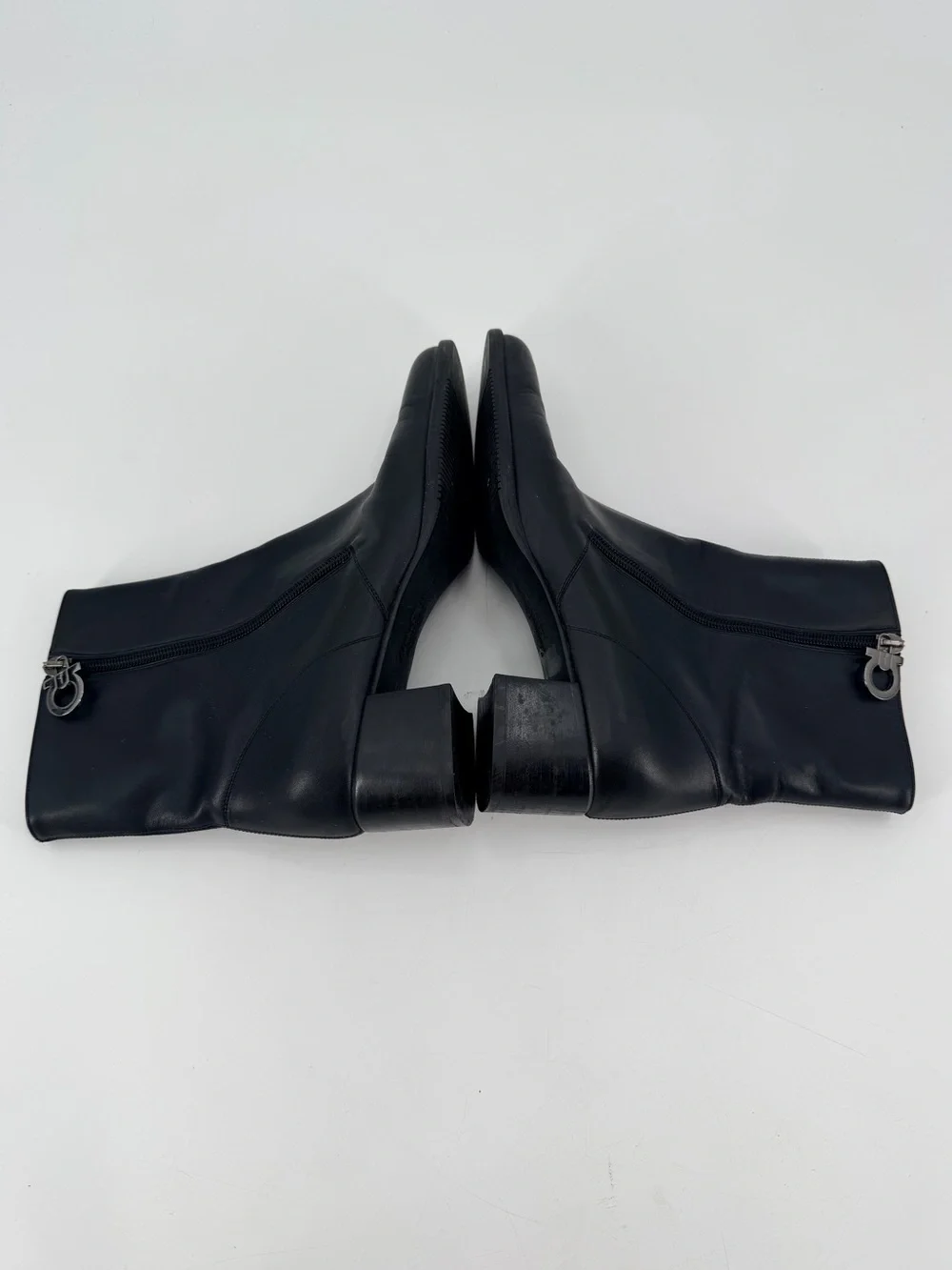 Vintage Y2K Salvatore Ferragamo Black Leather Zip Ankle Boots 8 Quiet Luxury